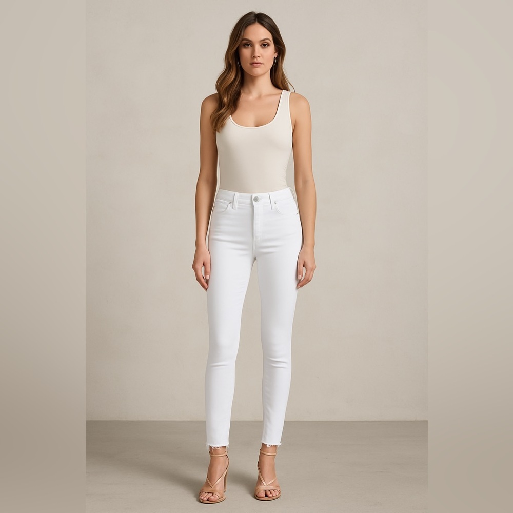 Garage White Denim Jeans Skinny Summer Distressed Hem Size 5 or ladies 6…​​​​